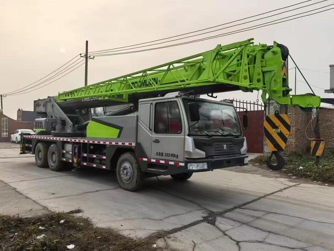 ZOOMLION ZTC250 - Мобильный кран: фото 2 ZOOMLION ZTC250 - Мобильный кран: фото 2