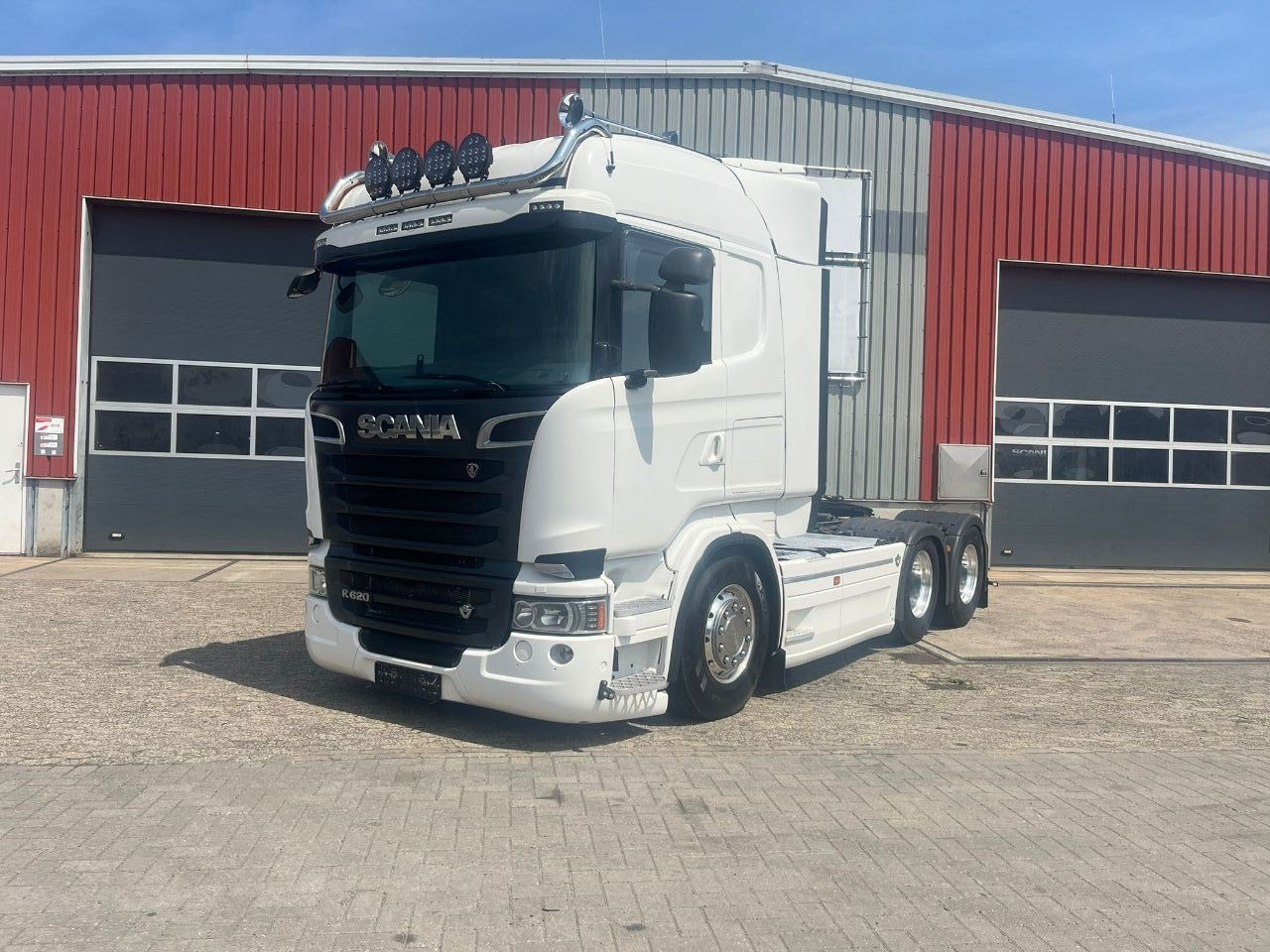Scania R620-V8 Scania R620 - Тягач: фото 1 Scania R620-V8 Scania R620 - Тягач: фото 1