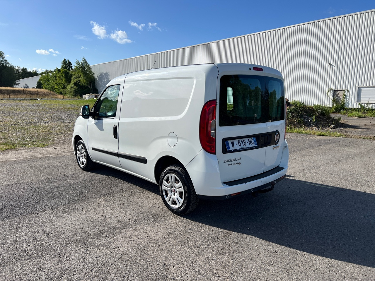 FIAT Doblo Multijet 1.3 95ch Utilitaire - Цельнометаллический фургон: фото 2 FIAT Doblo Multijet 1.3 95ch Utilitaire - Цельнометаллический фургон: фото 2