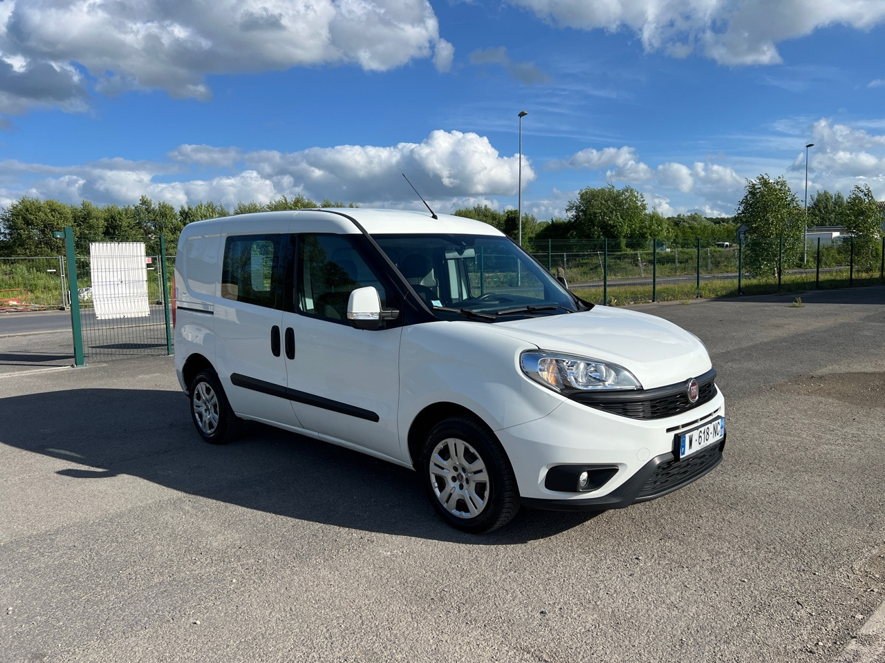 FIAT Doblo Multijet 1.3 95ch Utilitaire - Цельнометаллический фургон: фото 1 FIAT Doblo Multijet 1.3 95ch Utilitaire - Цельнометаллический фургон: фото 1