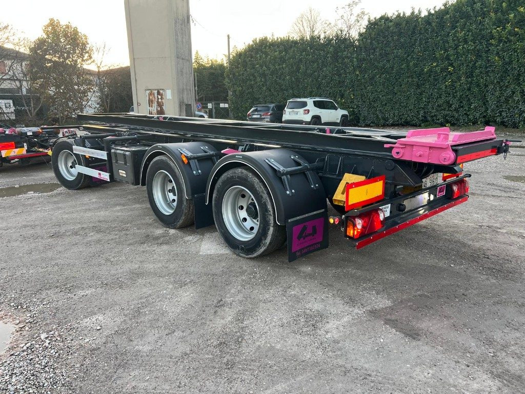 CARDI RIMORCHIO CARDI SCARRABILE RIBALTABILE - Прицеп мультилифт/ Бункеровоз: фото 2 CARDI RIMORCHIO CARDI SCARRABILE RIBALTABILE - Прицеп мультилифт/ Бункеровоз: фото 2