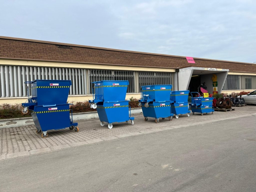 CONTAINER A BENNA RIBALTABILE - Строительное оборудование: фото 2 CONTAINER A BENNA RIBALTABILE - Строительное оборудование: фото 2