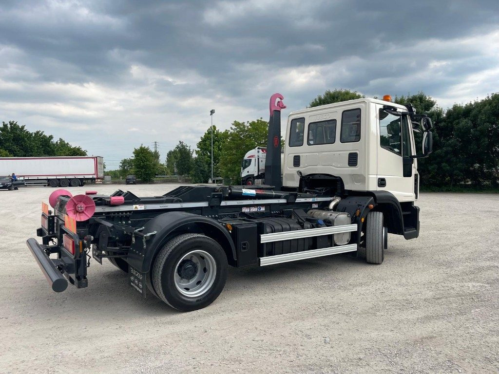 IVECO EUROCARGO 120E22 SCARRABILE - Крюковой мультилифт: фото 5 IVECO EUROCARGO 120E22 SCARRABILE - Крюковой мультилифт: фото 5