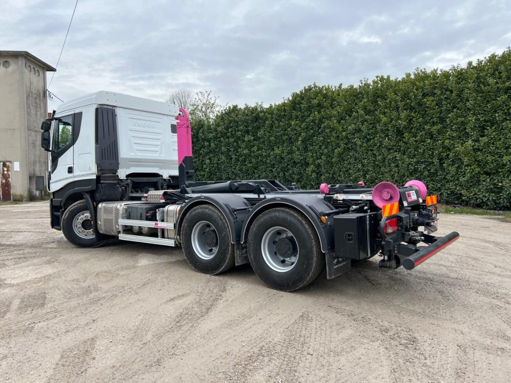 IVECO STRALIS X-WAY 510 TRAKKER SCARRABILE - Крюковой мультилифт: фото 3 IVECO STRALIS X-WAY 510 TRAKKER SCARRABILE - Крюковой мультилифт: фото 3