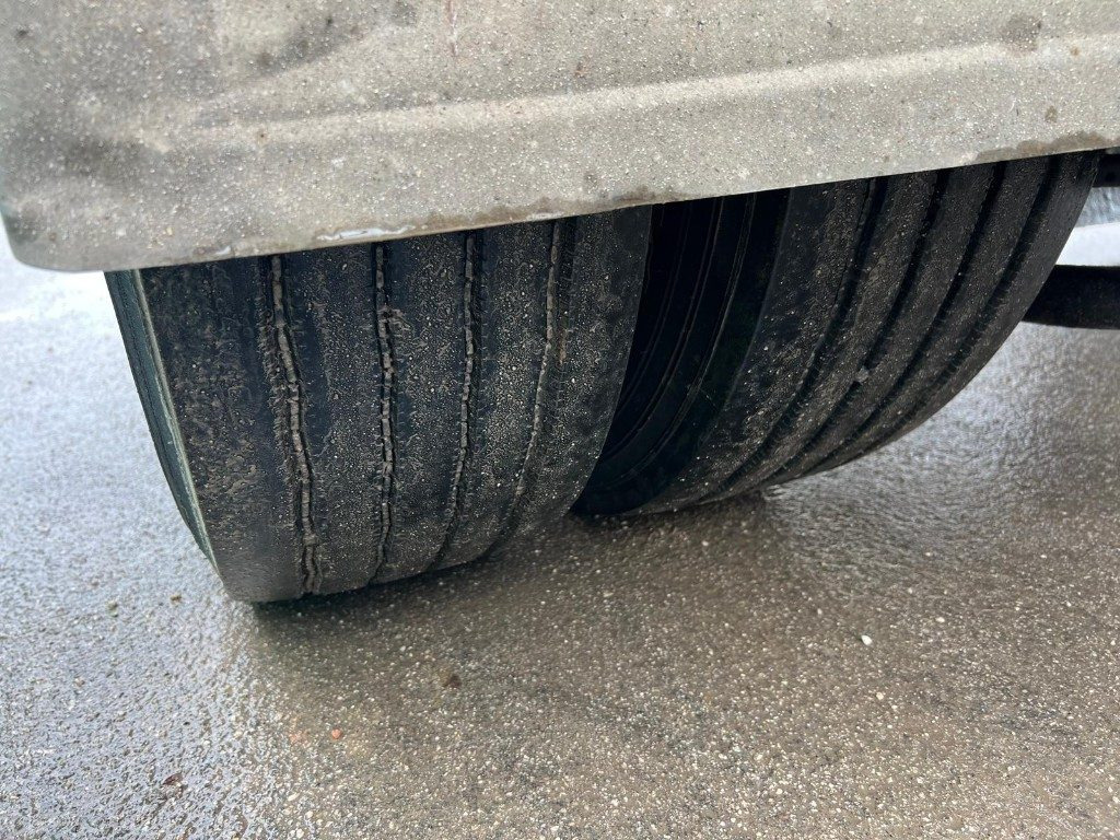 VIBERTI RIMORCHIO VIBERTI SCARRABILE PNEUMATICO - Прицеп мультилифт/ Бункеровоз: фото 5 VIBERTI RIMORCHIO VIBERTI SCARRABILE PNEUMATICO - Прицеп мультилифт/ Бункеровоз: фото 5