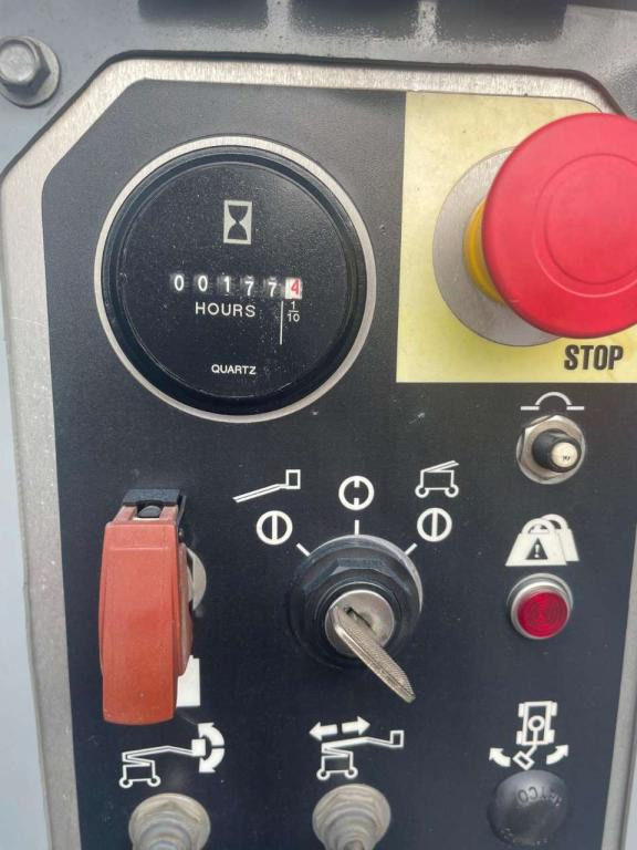 Коленчатый подъемник Genie Z34/22N: фото 8