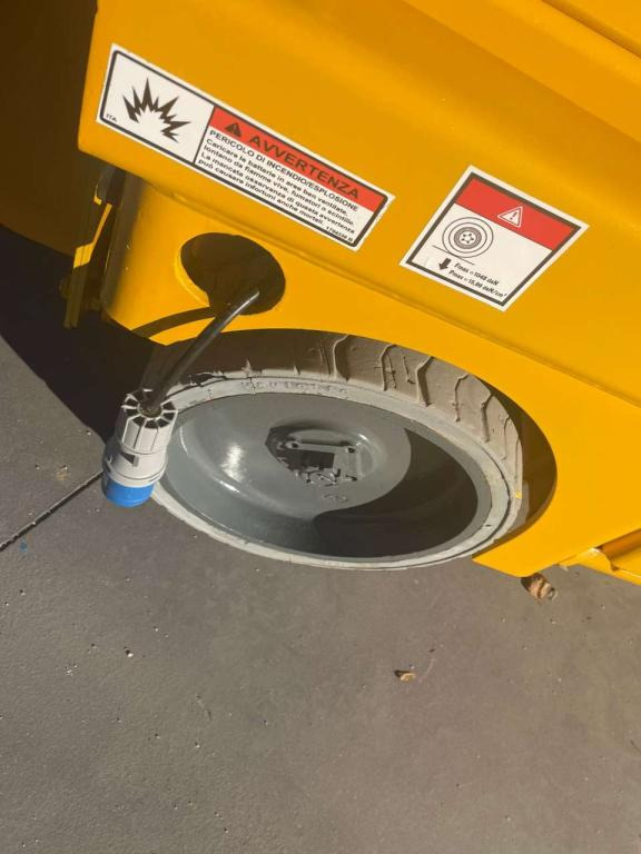 Haulotte COMPACT 10N - Ножничный подъемник: фото 4 Haulotte COMPACT 10N - Ножничный подъемник: фото 4