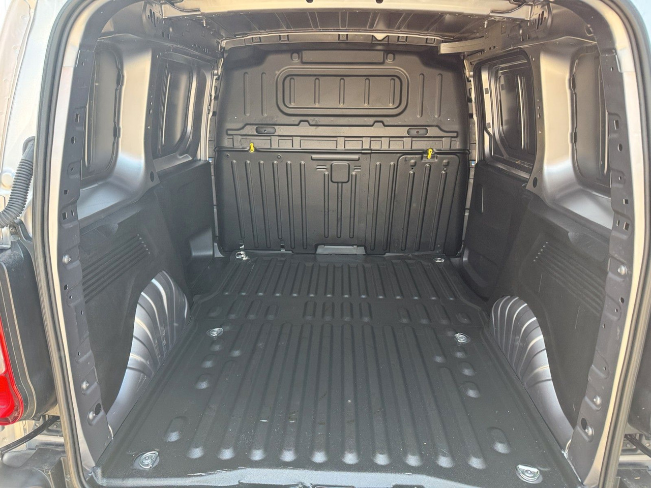 Citroën Berlingo Kasten Club | Klima, 3 Sitzer, Durchlad в лизинг Citroën Berlingo Kasten Club | Klima, 3 Sitzer, Durchlad: фото 9 Citroën Berlingo Kasten Club | Klima, 3 Sitzer, Durchlad в лизинг Citroën Berlingo Kasten Club | Klima, 3 Sitzer, Durchlad: фото 9