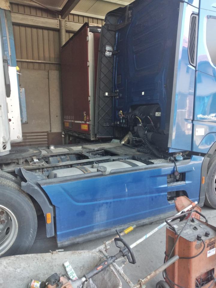 FORD F-MAX - Тягач: фото 2 FORD F-MAX - Тягач: фото 2