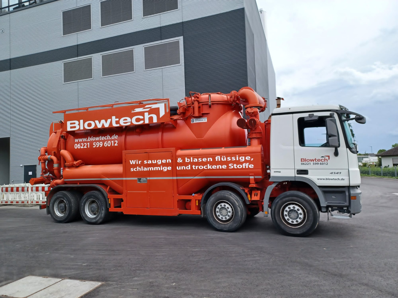 MERCEDES-BENZ Naaktgeboren Vacu-Press 8000 High-Lift V2A less km+hours! - Ассенизатор: фото 1 MERCEDES-BENZ Naaktgeboren Vacu-Press 8000 High-Lift V2A less km+hours! - Ассенизатор: фото 1