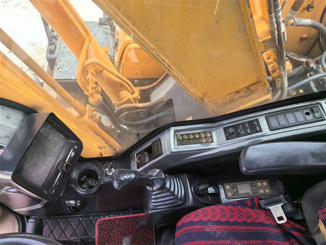Колёсный экскаватор Hyundai R210W-9S: фото 10 Колёсный экскаватор Hyundai R210W-9S: фото 10