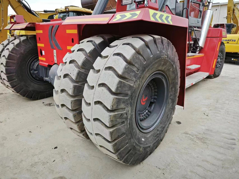 Kalmar DRF450 - Ричстакер: фото 4 Kalmar DRF450 - Ричстакер: фото 4