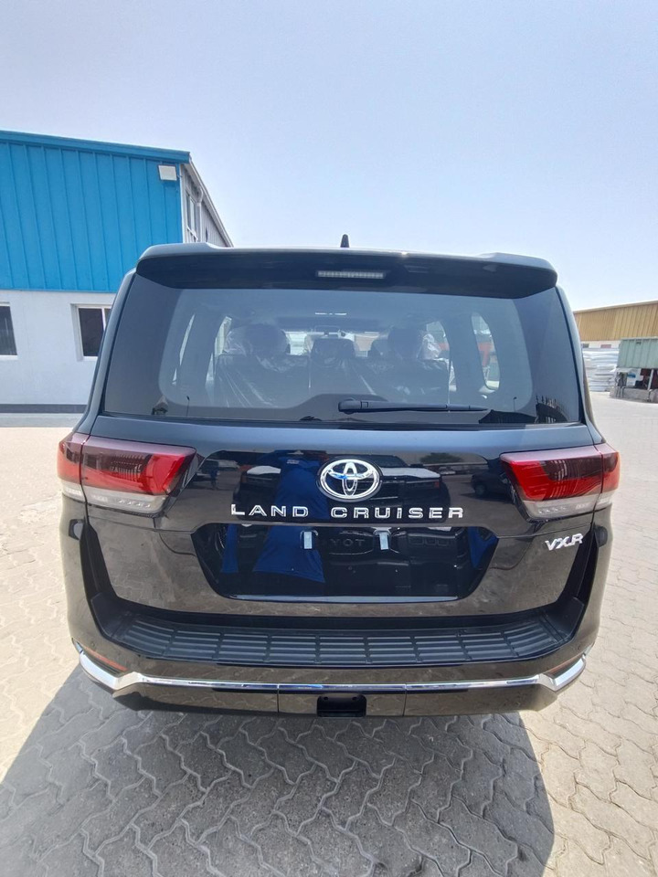 Toyota Land Cruiser VXR - Легковой автомобиль: фото 3 Toyota Land Cruiser VXR - Легковой автомобиль: фото 3