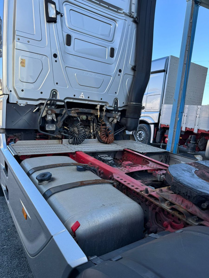Mercedes-Benz Actros 1851 TÜV NEU TOP ZUSTAND - Тягач: фото 3 Mercedes-Benz Actros 1851 TÜV NEU TOP ZUSTAND - Тягач: фото 3