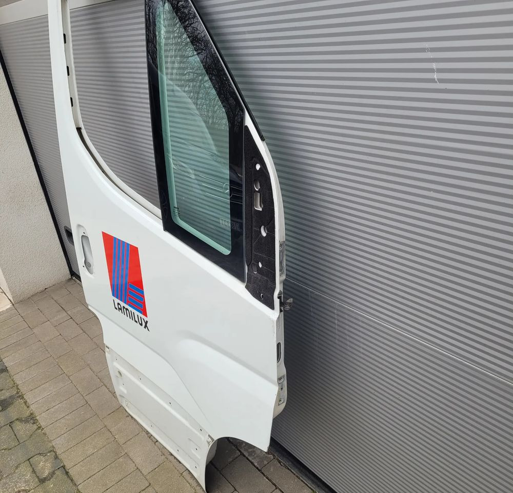 DRZWI IVECO DAILY NM RH. LUB LH. CANA ZA SZT. CHWALIM116 - Дверь и запчасти для Лёгких коммерческих автомобилей: фото 3 DRZWI IVECO DAILY NM RH. LUB LH. CANA ZA SZT. CHWALIM116 - Дверь и запчасти для Лёгких коммерческих автомобилей: фото 3