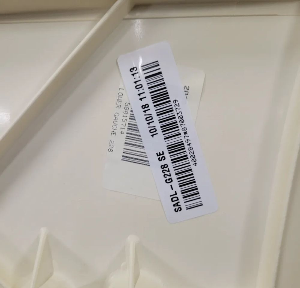 SPOJLER ZAKABINOWY SCANIA R 1534228 NOWY ORYGINAŁ. - Аэродинамика/ Спойлеры для Грузовиков: фото 3 SPOJLER ZAKABINOWY SCANIA R 1534228 NOWY ORYGINAŁ. - Аэродинамика/ Спойлеры для Грузовиков: фото 3