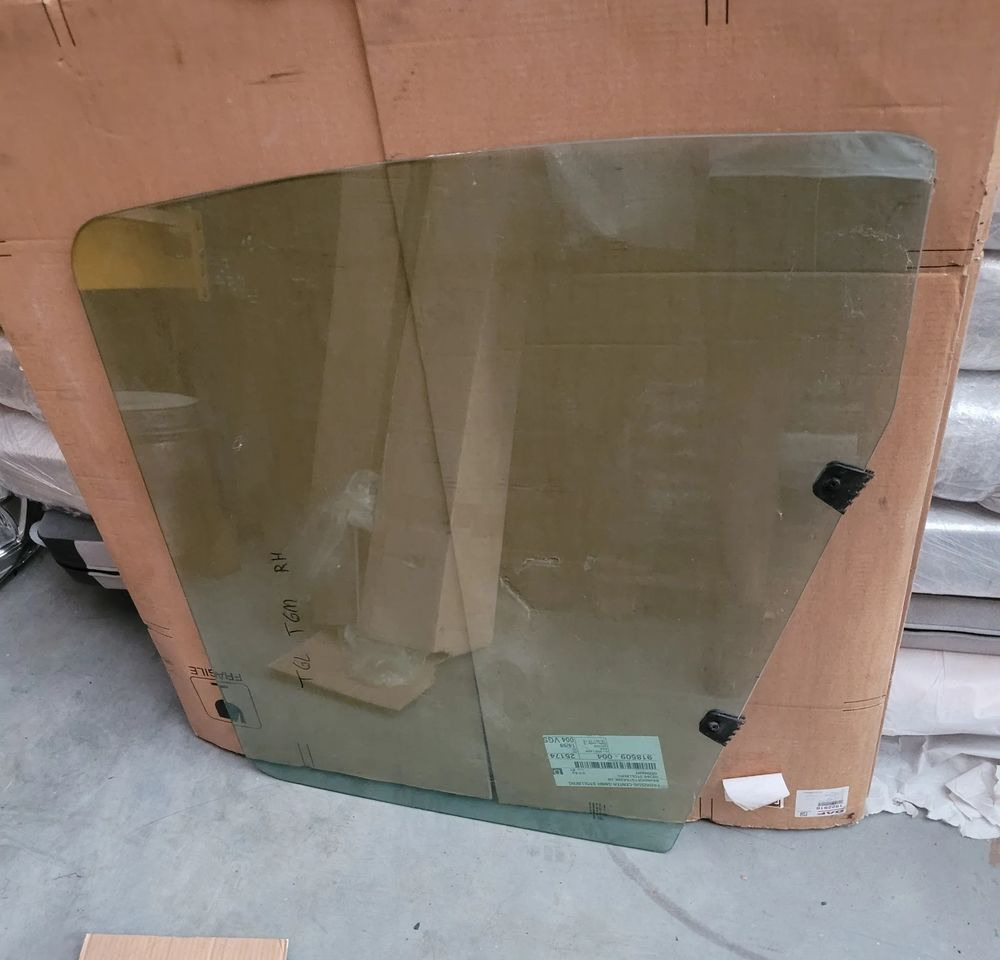 SZYBA MAN TGX RH 81.62645.0040 - Стекло и запчасти для Грузовиков: фото 1 SZYBA MAN TGX RH 81.62645.0040 - Стекло и запчасти для Грузовиков: фото 1