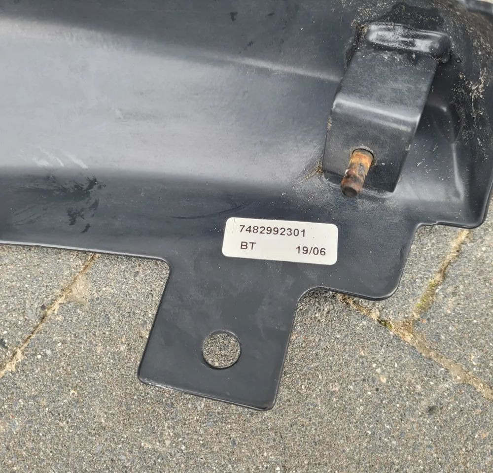 ZDERZAK VOLVO FL LEWY METALOWY 7482992301 - Бампер для Грузовиков: фото 3 ZDERZAK VOLVO FL LEWY METALOWY 7482992301 - Бампер для Грузовиков: фото 3