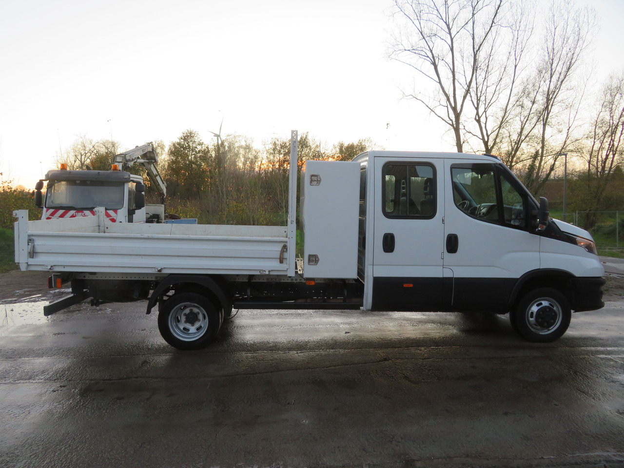 Малотоннажный самосвал, Грузопассажирский фургон Iveco Daily 35C16 3.0: фото 8