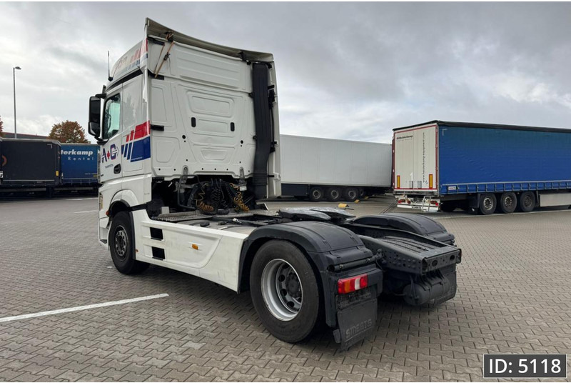 Mercedes-Benz Actros 1845 GigaSpace, Euro 6, / Fridge / 2 Tanks / 3 Pieces - Тягач: фото 2 Mercedes-Benz Actros 1845 GigaSpace, Euro 6, / Fridge / 2 Tanks / 3 Pieces - Тягач: фото 2