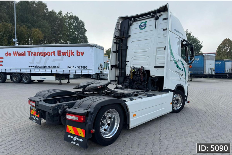 Volvo FH 460 Globetrotter XL, Euro 6, / Like new! / Special interior / Standklima / 2 Tanks - Тягач: фото 3 Volvo FH 460 Globetrotter XL, Euro 6, / Like new! / Special interior / Standklima / 2 Tanks - Тягач: фото 3