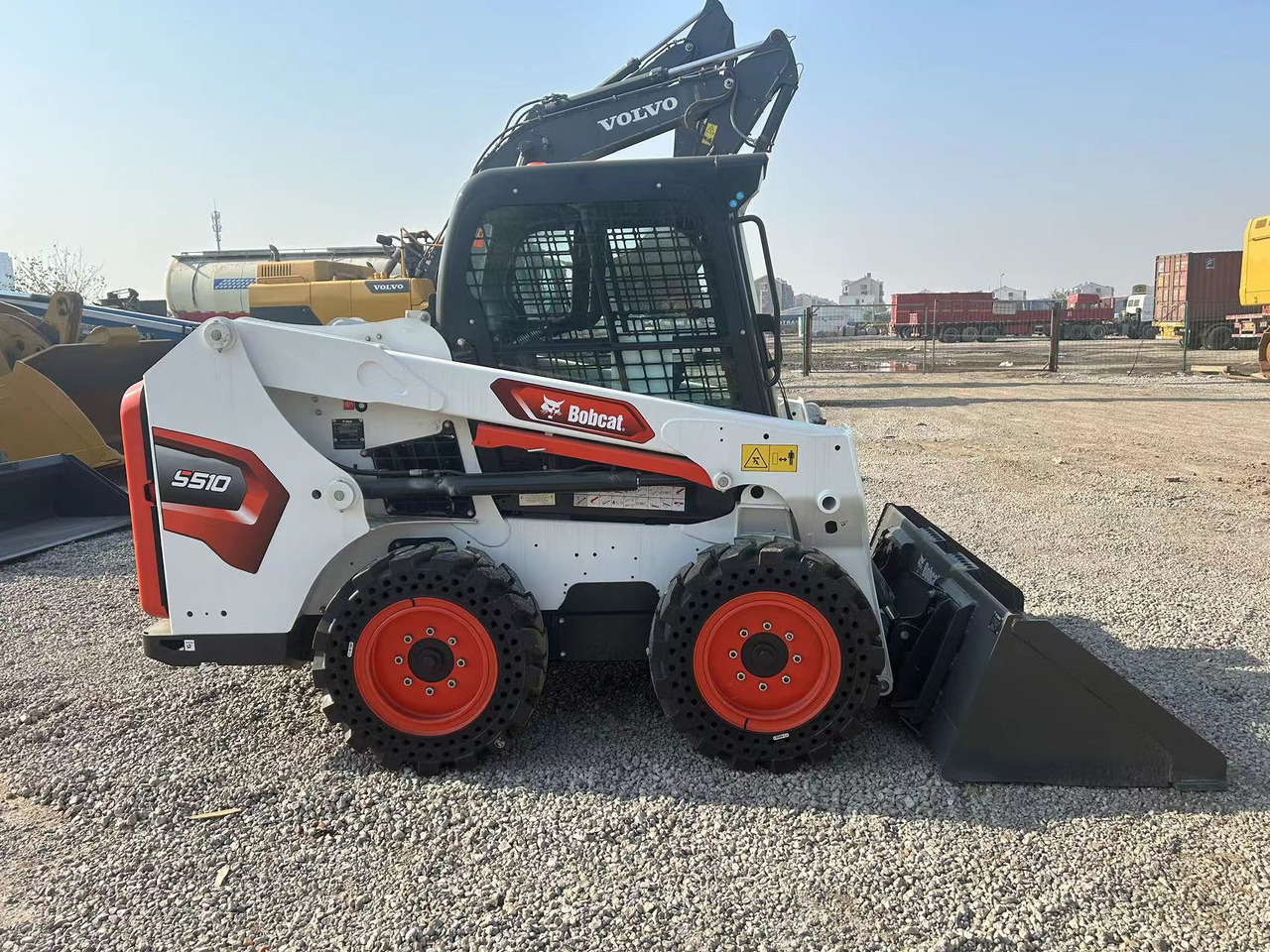 BOBCAT S510 Skid Steer Loader - Мини-погрузчик с бортовым поворотом: фото 1 BOBCAT S510 Skid Steer Loader - Мини-погрузчик с бортовым поворотом: фото 1