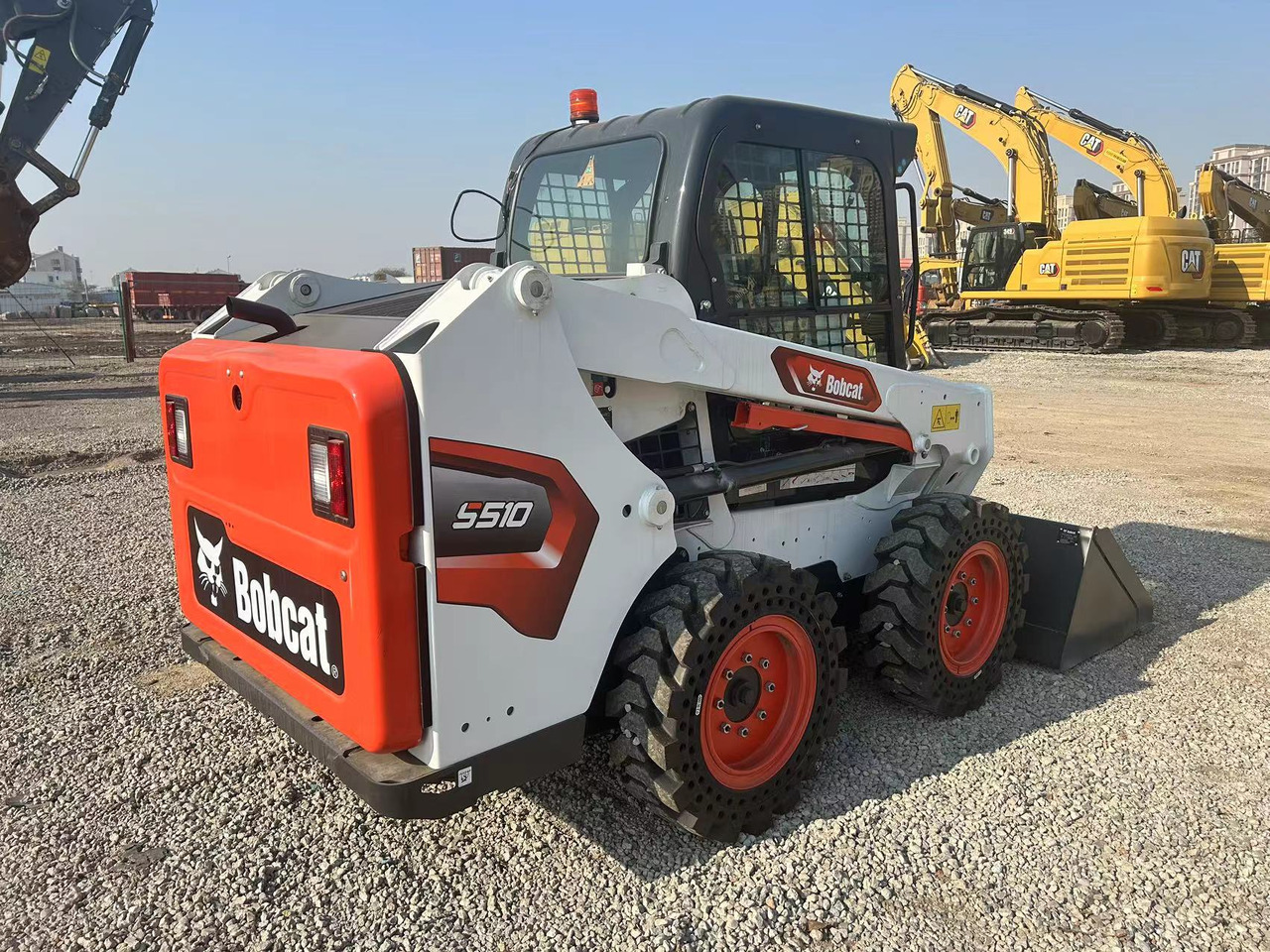 BOBCAT S510 Skid Steer Loader - Мини-погрузчик с бортовым поворотом: фото 3 BOBCAT S510 Skid Steer Loader - Мини-погрузчик с бортовым поворотом: фото 3