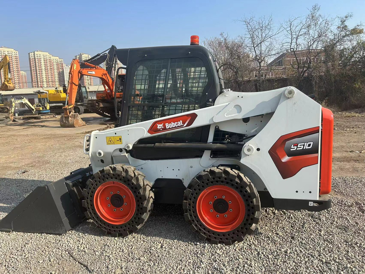 BOBCAT S510 Skid Steer Loader - Мини-погрузчик с бортовым поворотом: фото 2 BOBCAT S510 Skid Steer Loader - Мини-погрузчик с бортовым поворотом: фото 2