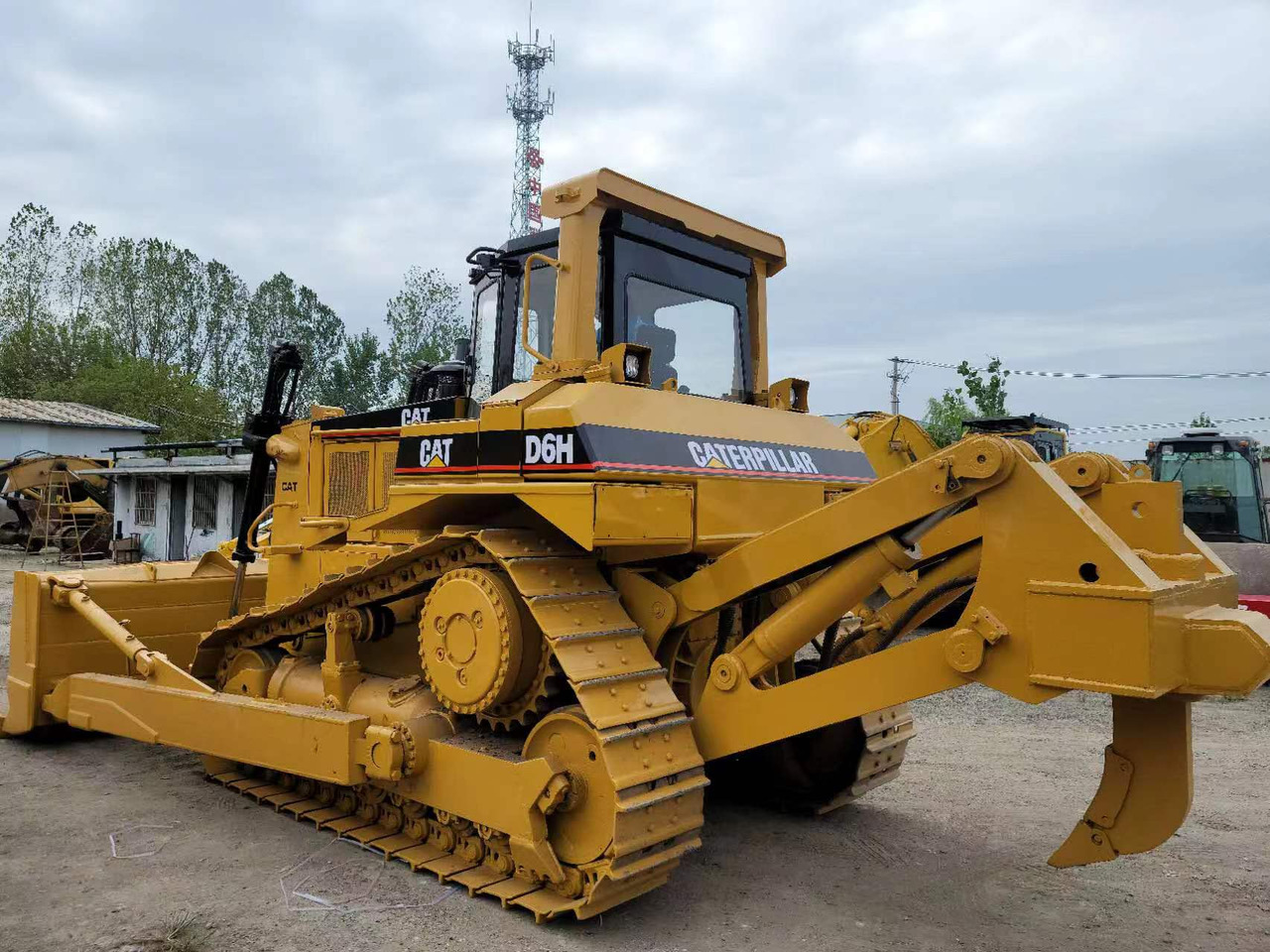 CATERPILLAR D6H - Бульдозер: фото 4 CATERPILLAR D6H - Бульдозер: фото 4