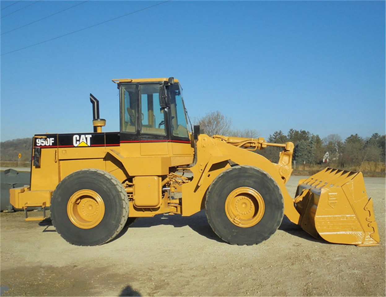 CATERPILLAR Skid Steer Loader 950F - Мини-погрузчик с бортовым поворотом: фото 4 CATERPILLAR Skid Steer Loader 950F - Мини-погрузчик с бортовым поворотом: фото 4