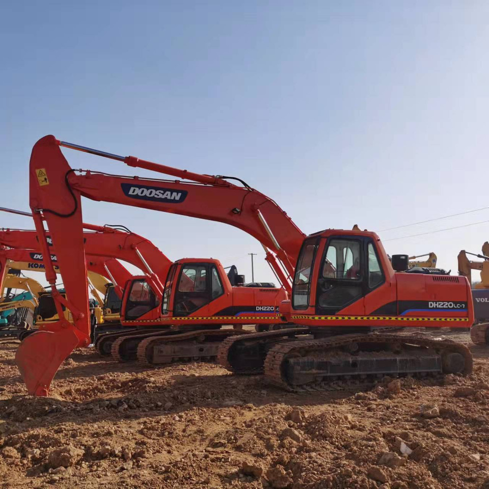 DOOSAN DH220LC-7 - Гусеничный экскаватор: фото 1 DOOSAN DH220LC-7 - Гусеничный экскаватор: фото 1