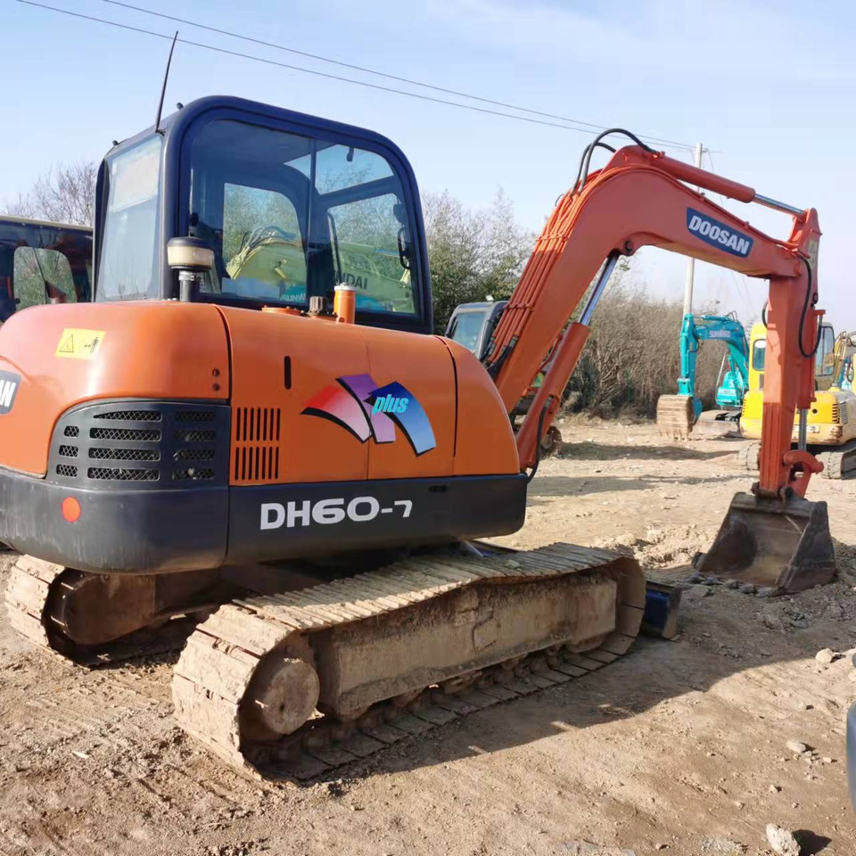 DOOSAN DH60-7 - Гусеничный экскаватор: фото 1 DOOSAN DH60-7 - Гусеничный экскаватор: фото 1