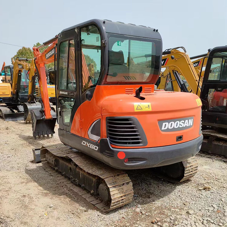 DOOSAN DH60 - Гусеничный экскаватор: фото 2 DOOSAN DH60 - Гусеничный экскаватор: фото 2