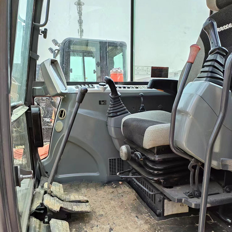 DOOSAN DH60 - Гусеничный экскаватор: фото 4 DOOSAN DH60 - Гусеничный экскаватор: фото 4