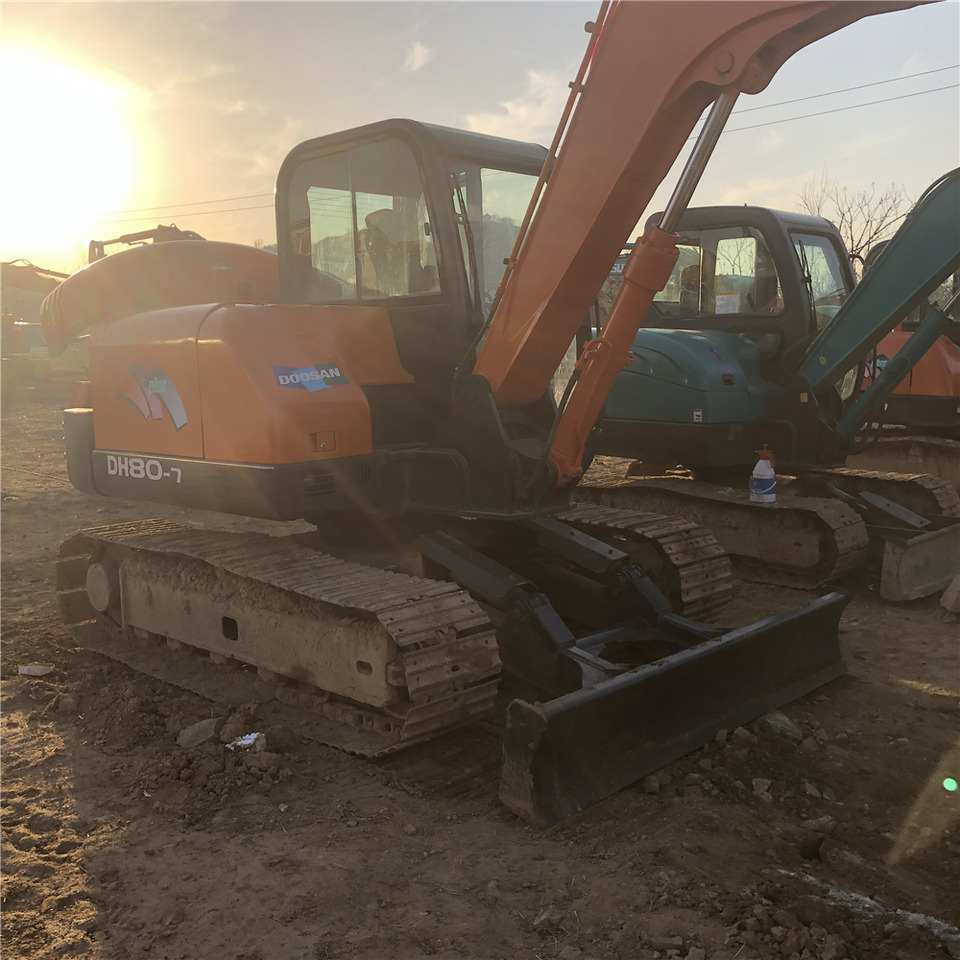 DOOSAN DH80-7 - Гусеничный экскаватор: фото 5 DOOSAN DH80-7 - Гусеничный экскаватор: фото 5