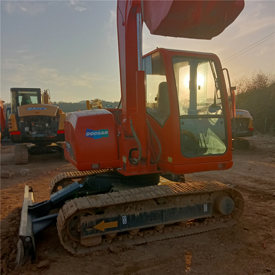 DOOSAN DH80GOLD - Гусеничный экскаватор: фото 5 DOOSAN DH80GOLD - Гусеничный экскаватор: фото 5