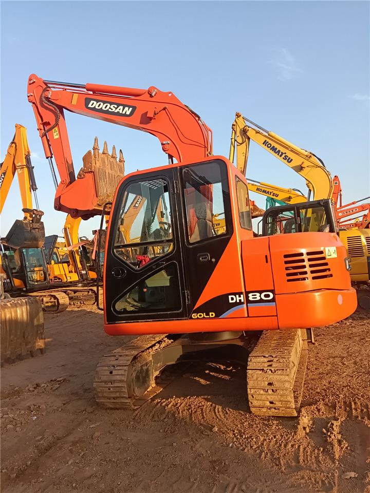 DOOSAN DH80GOLD - Гусеничный экскаватор: фото 1 DOOSAN DH80GOLD - Гусеничный экскаватор: фото 1