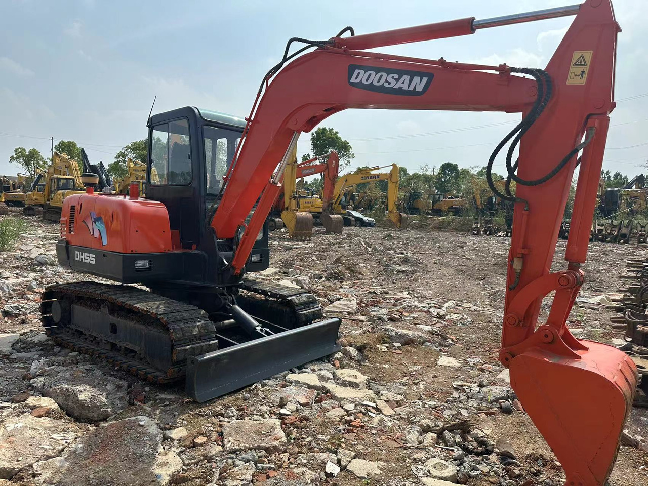 Doosan DH55 Mini Excavator Click for Discount - Мини-экскаватор: фото 2 Doosan DH55 Mini Excavator Click for Discount - Мини-экскаватор: фото 2