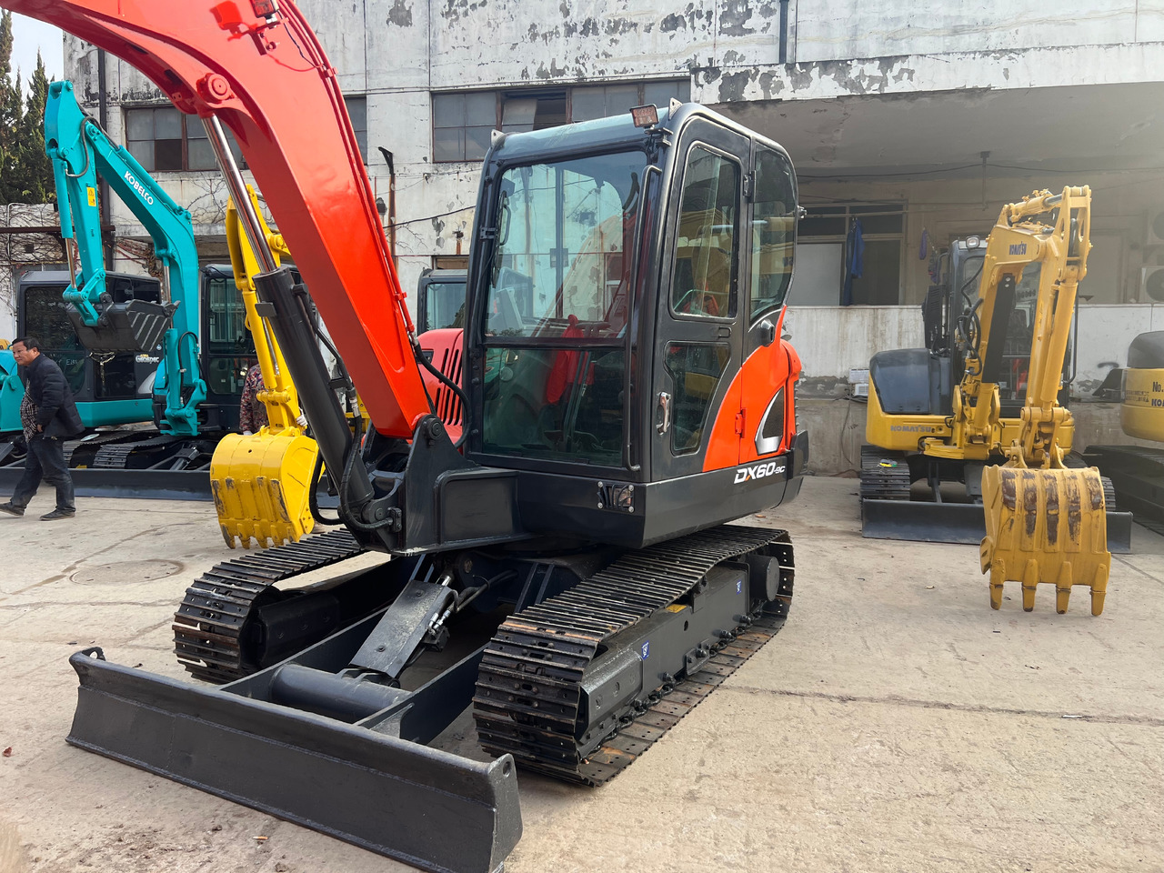 Doosan DX60 Mini - Мини-экскаватор: фото 3 Doosan DX60 Mini - Мини-экскаватор: фото 3