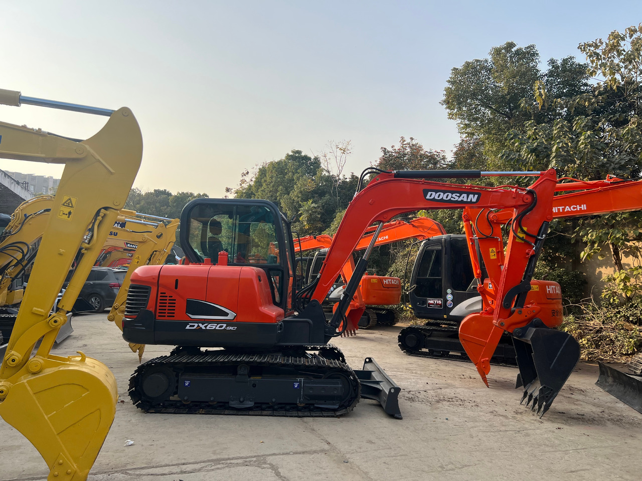 Doosan DX60 Mini - Мини-экскаватор: фото 1 Doosan DX60 Mini - Мини-экскаватор: фото 1