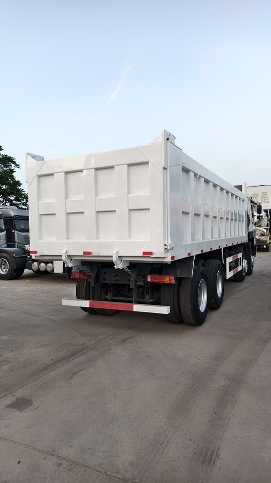SINOTRUK HOWO 371 8x4 Dump Truck Click for Discount - Грузовик: фото 4 SINOTRUK HOWO 371 8x4 Dump Truck Click for Discount - Грузовик: фото 4