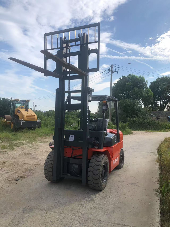 HELI 5Ton Forklift - Дизельный погрузчик: фото 4 HELI 5Ton Forklift - Дизельный погрузчик: фото 4