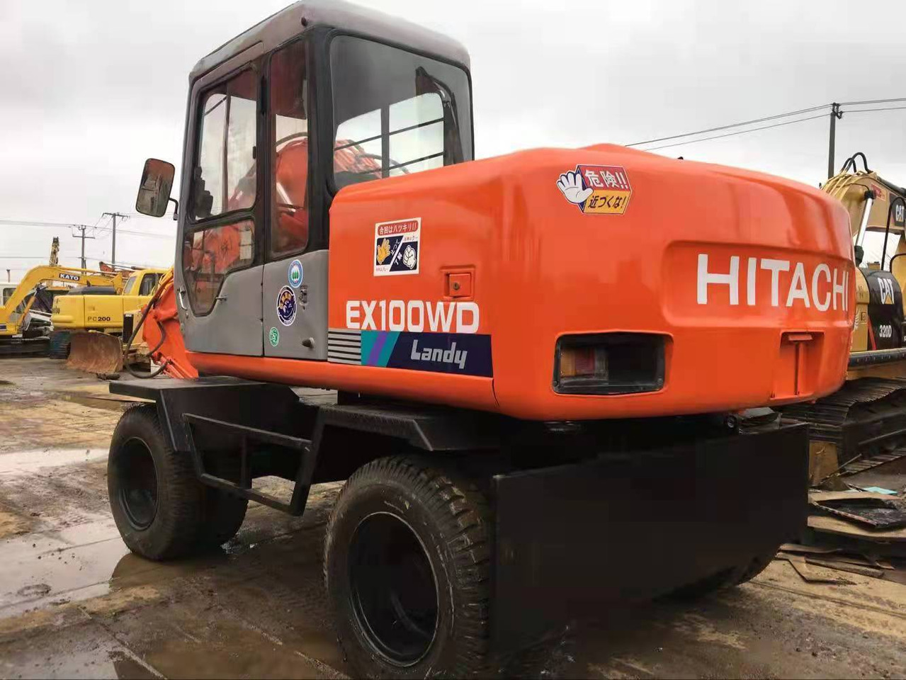 HITACHI EX100WD - Гусеничный экскаватор: фото 2 HITACHI EX100WD - Гусеничный экскаватор: фото 2