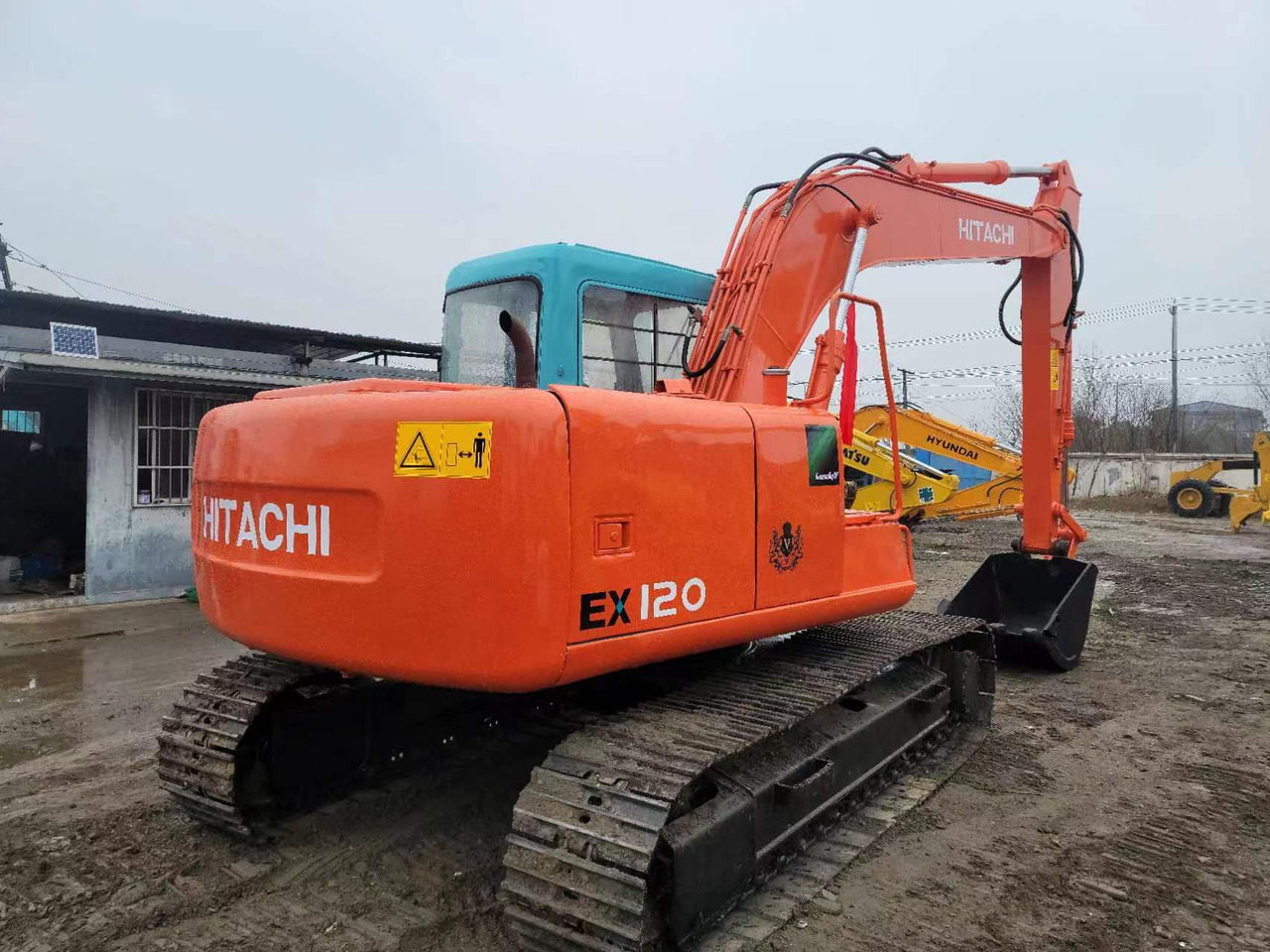 HITACHI EX120-3 - Гусеничный экскаватор: фото 4 HITACHI EX120-3 - Гусеничный экскаватор: фото 4
