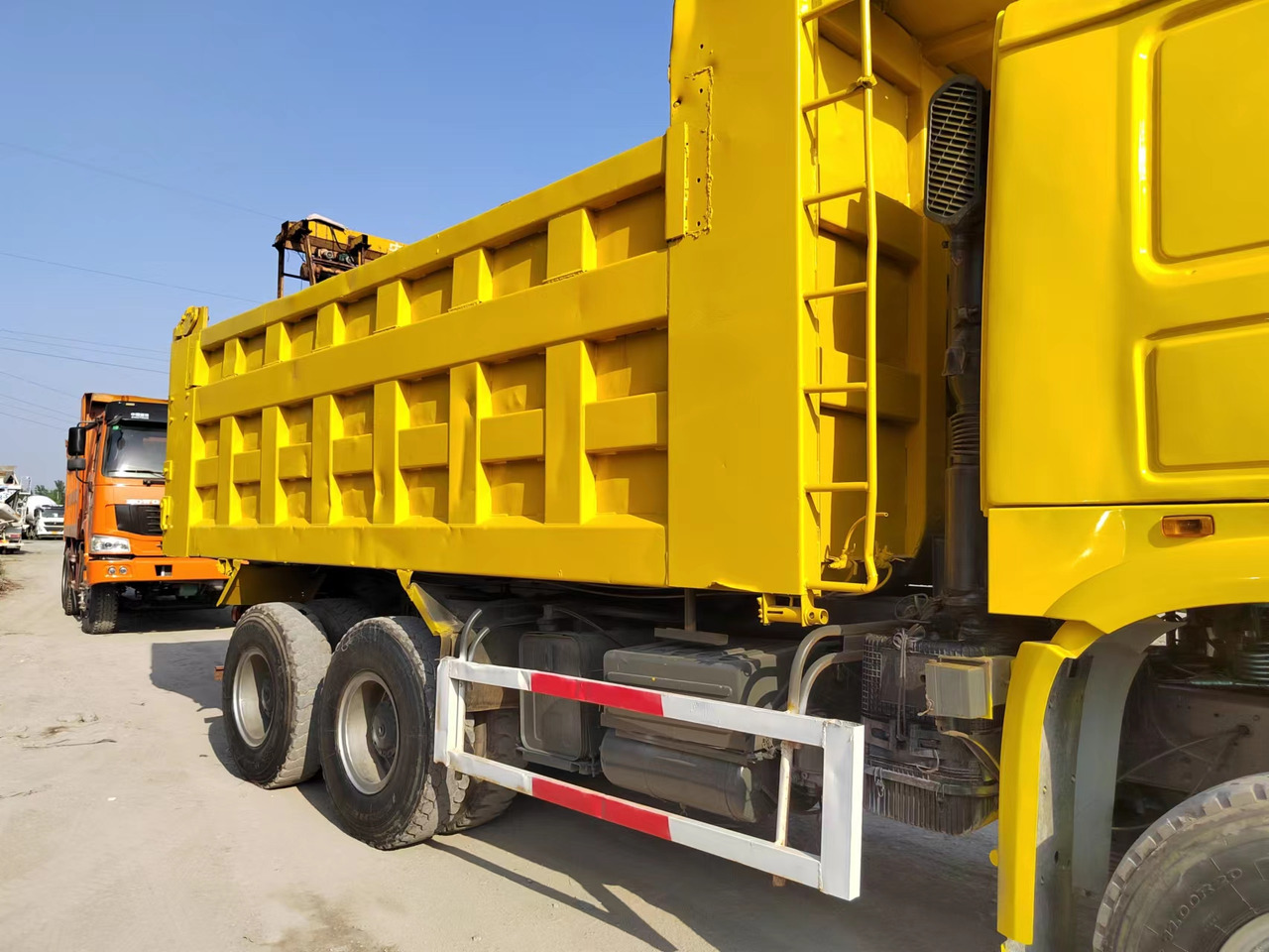 HOWO Dump truck 371 6/4 Click Here for Discount - Самосвал: фото 5 HOWO Dump truck 371 6/4 Click Here for Discount - Самосвал: фото 5