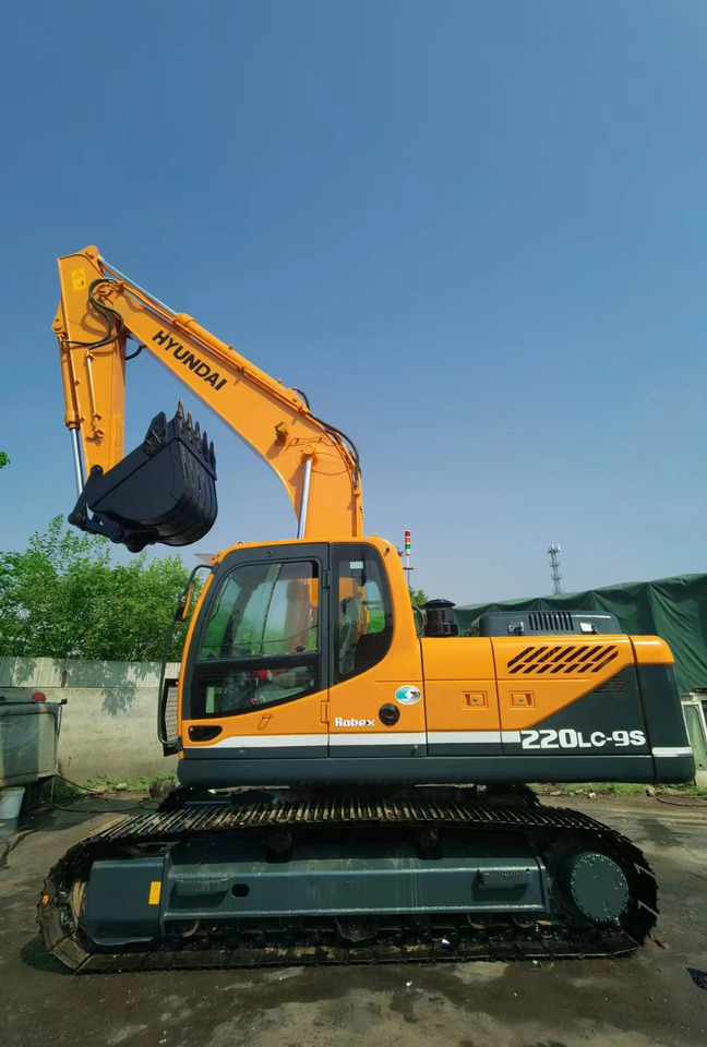 HYUNDAI Crawler Excavator R220LC-9S Good Condition - Гусеничный экскаватор: фото 1 HYUNDAI Crawler Excavator R220LC-9S Good Condition - Гусеничный экскаватор: фото 1