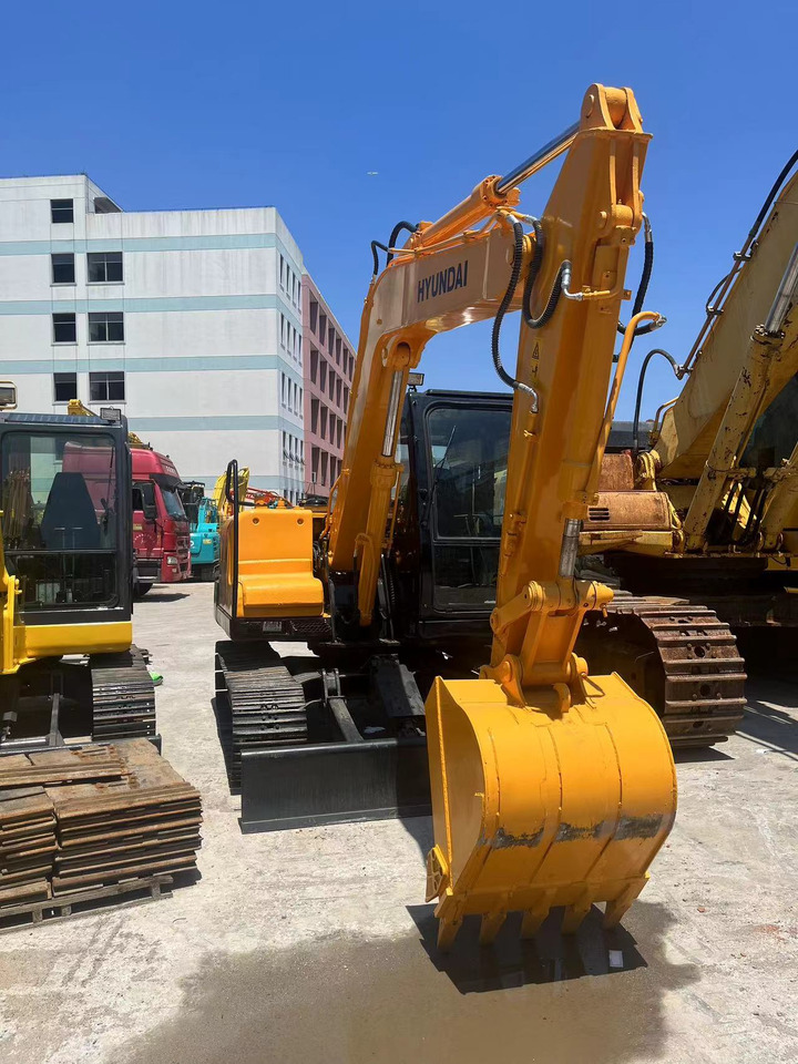 HYUNDAI R80-7 Excavator Click Here for Discount - Экскаватор: фото 1 HYUNDAI R80-7 Excavator Click Here for Discount - Экскаватор: фото 1