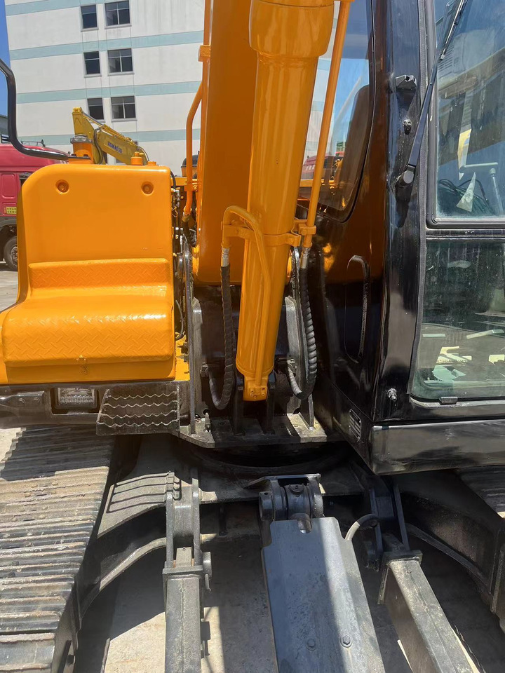 HYUNDAI R80-7 Excavator Click Here for Discount - Экскаватор: фото 4 HYUNDAI R80-7 Excavator Click Here for Discount - Экскаватор: фото 4