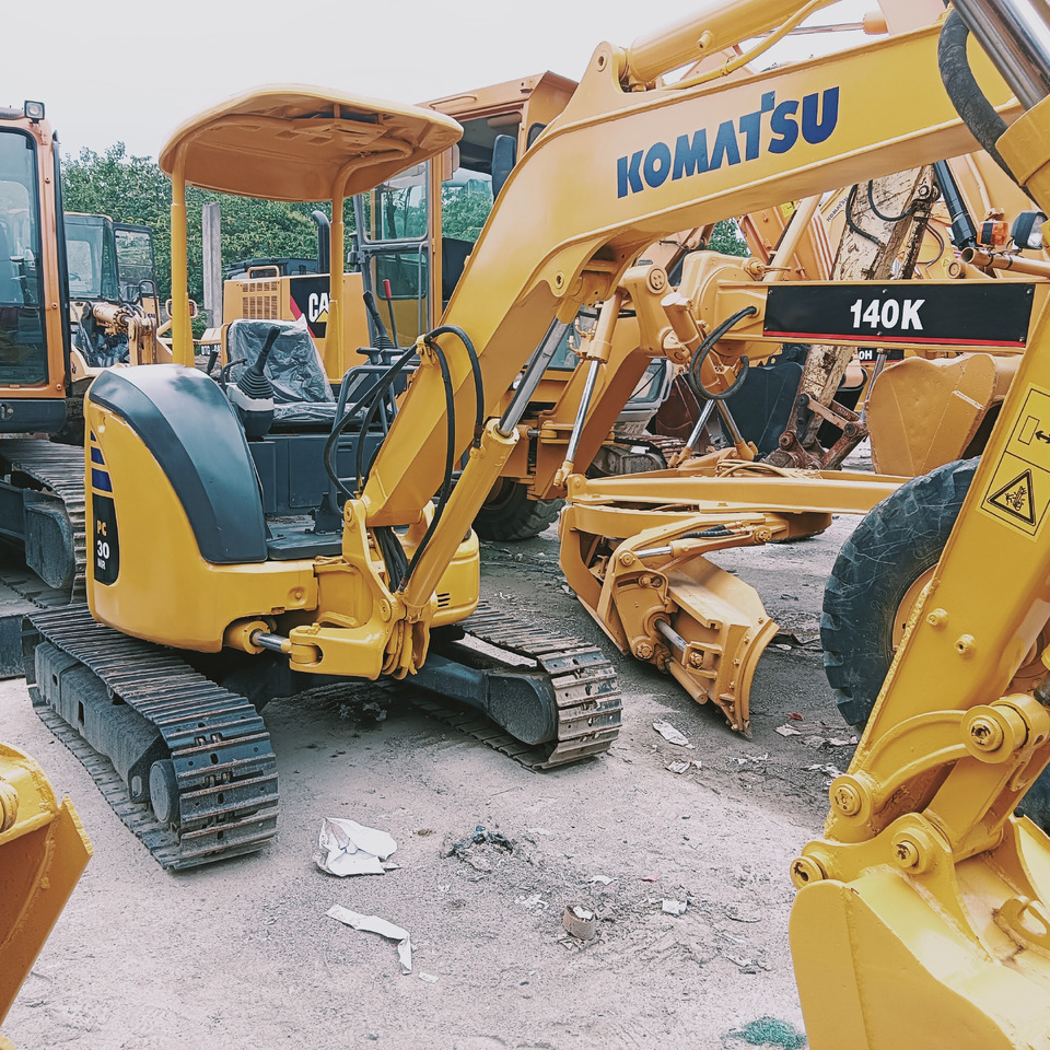 KOMATSU PC30 - Гусеничный экскаватор: фото 4 KOMATSU PC30 - Гусеничный экскаватор: фото 4