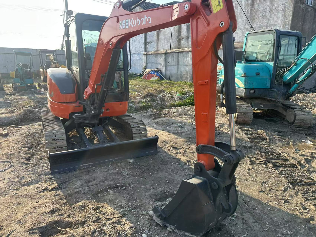KUBOTA U35 - Гусеничный экскаватор: фото 3 KUBOTA U35 - Гусеничный экскаватор: фото 3